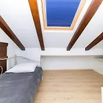 Nikky 2Br Apt. In Old Town Centre
