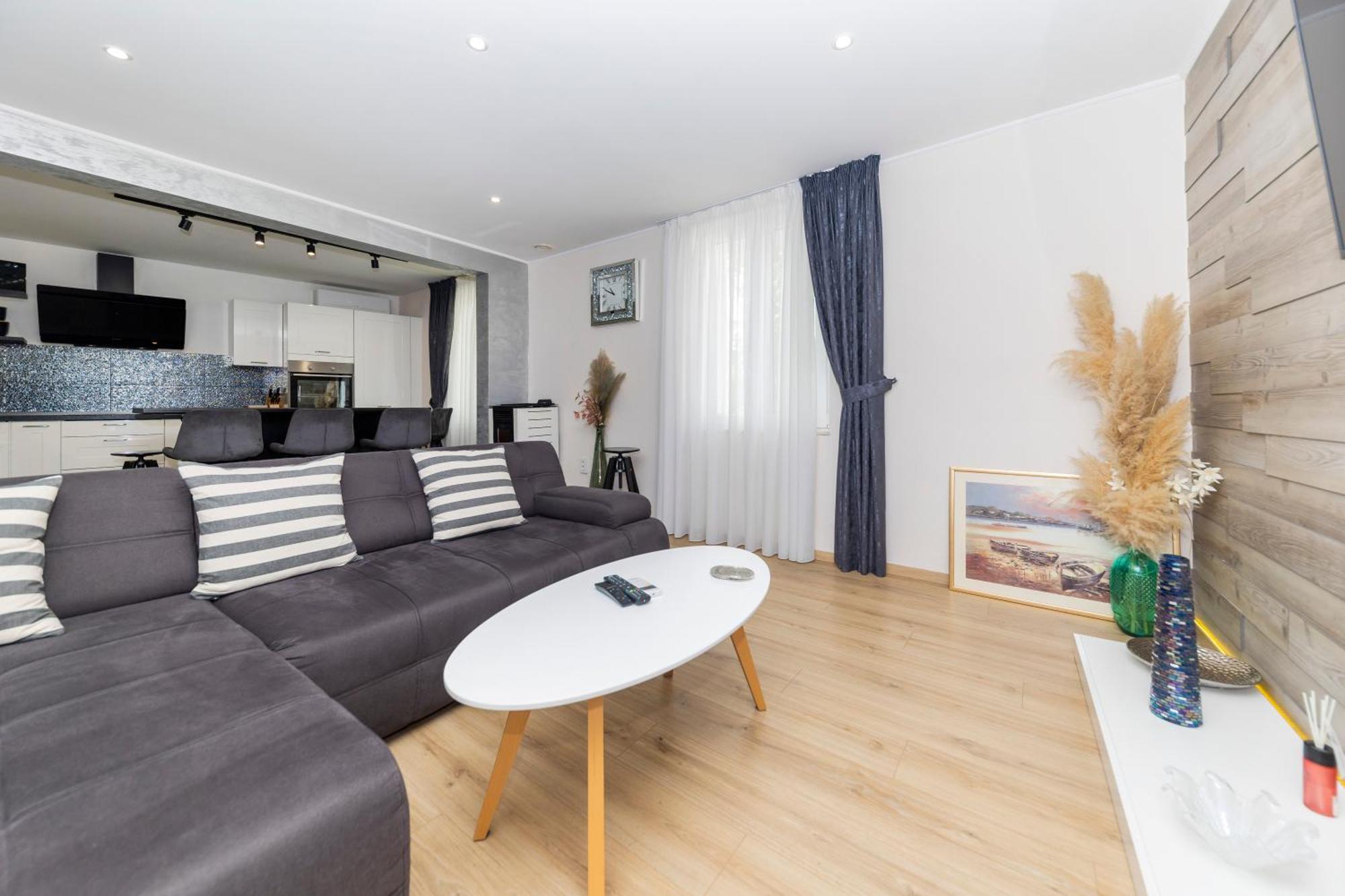 Nikky 2br Apt. In Old Town Centre Zadar