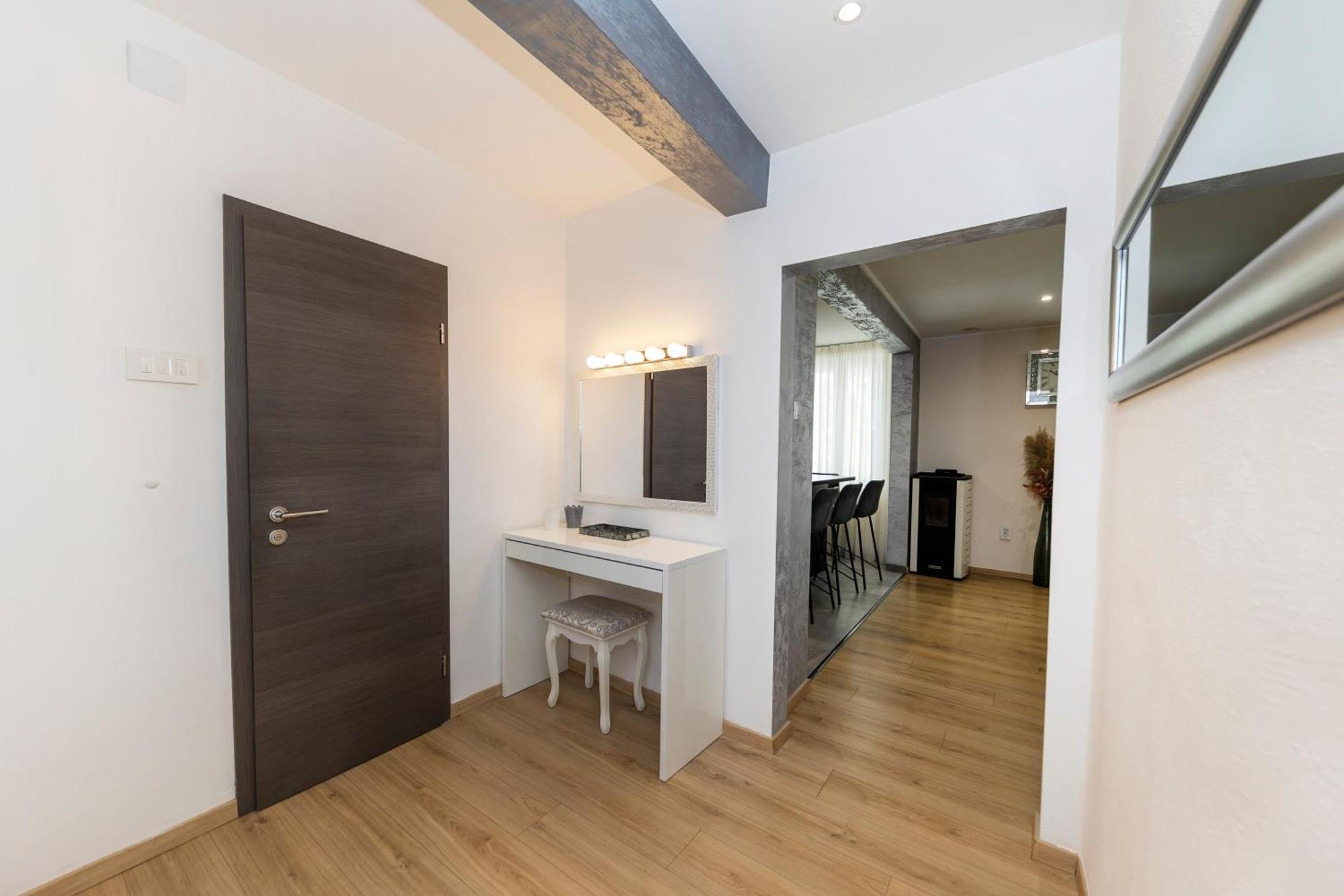 Nikky 2br Apt. In Old Town Centre * Zadar