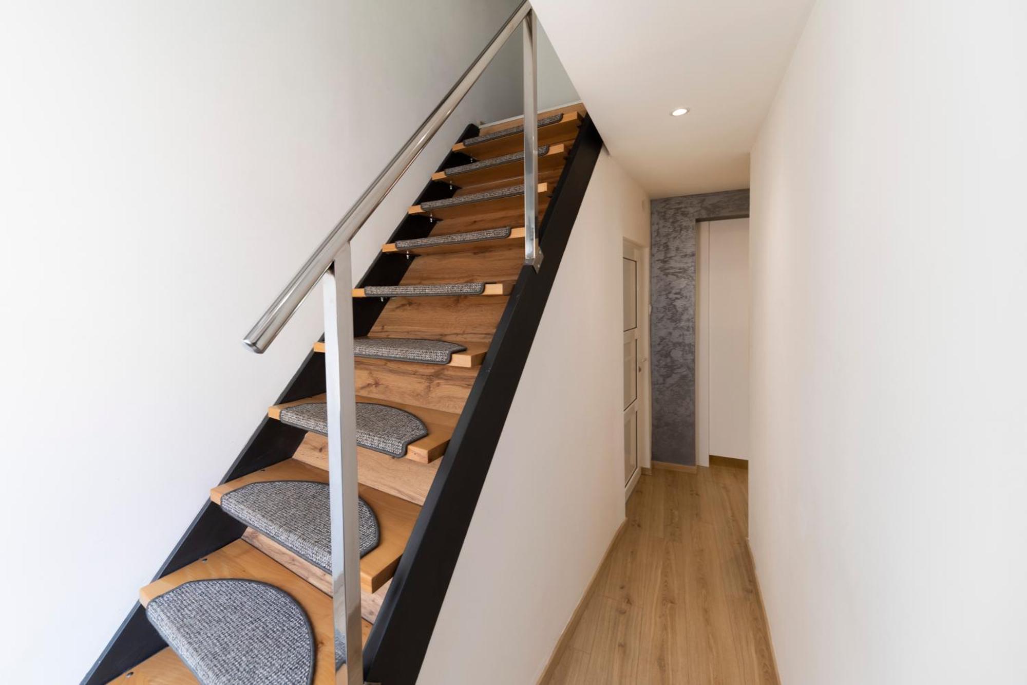 Nikky 2br Apt. In Old Town Centre