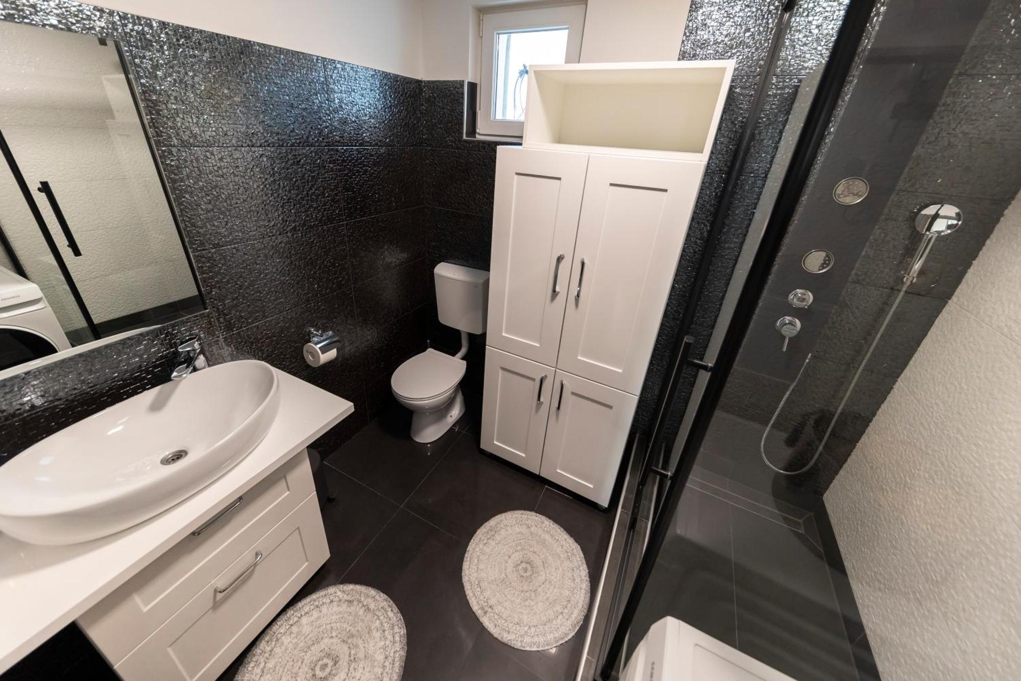 Nikky 2br Apt. In Old Town Centre Appartement
